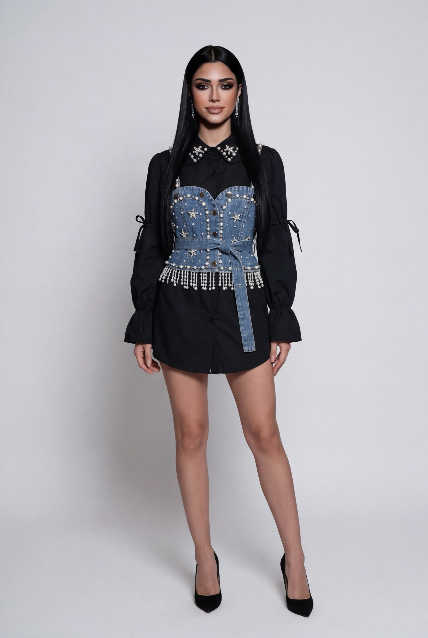 This two-piece spring women’s outfit consists of a diamond-beaded puff-sleeve long-sleeve shirt top, a tassel pearl sling vest, and a long-sleeved shirt.