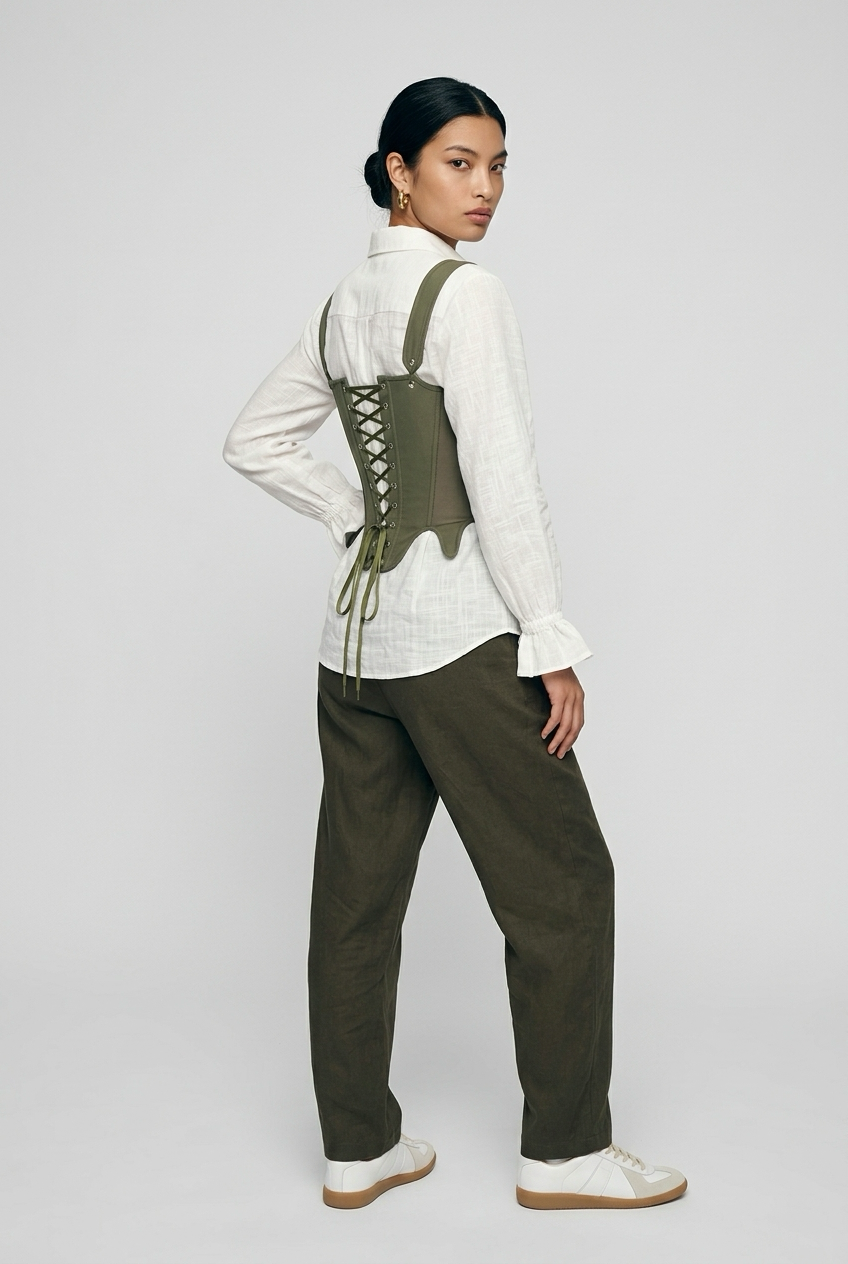 Chemisiers et blouses pour femmes : imprimés floraux, bandage, vintage.