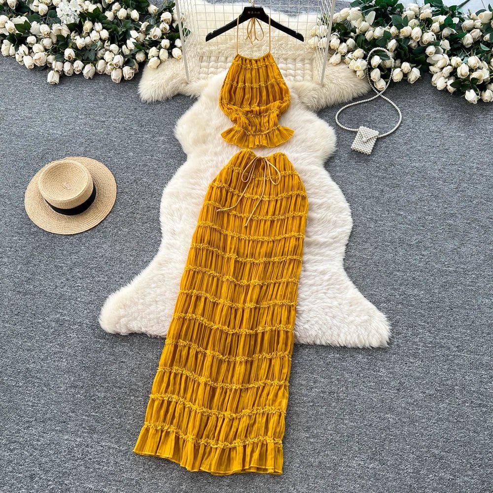 A vintage elegant halter sleeveless Korean fashion women’s clothing set for autumn, consisting of two pieces