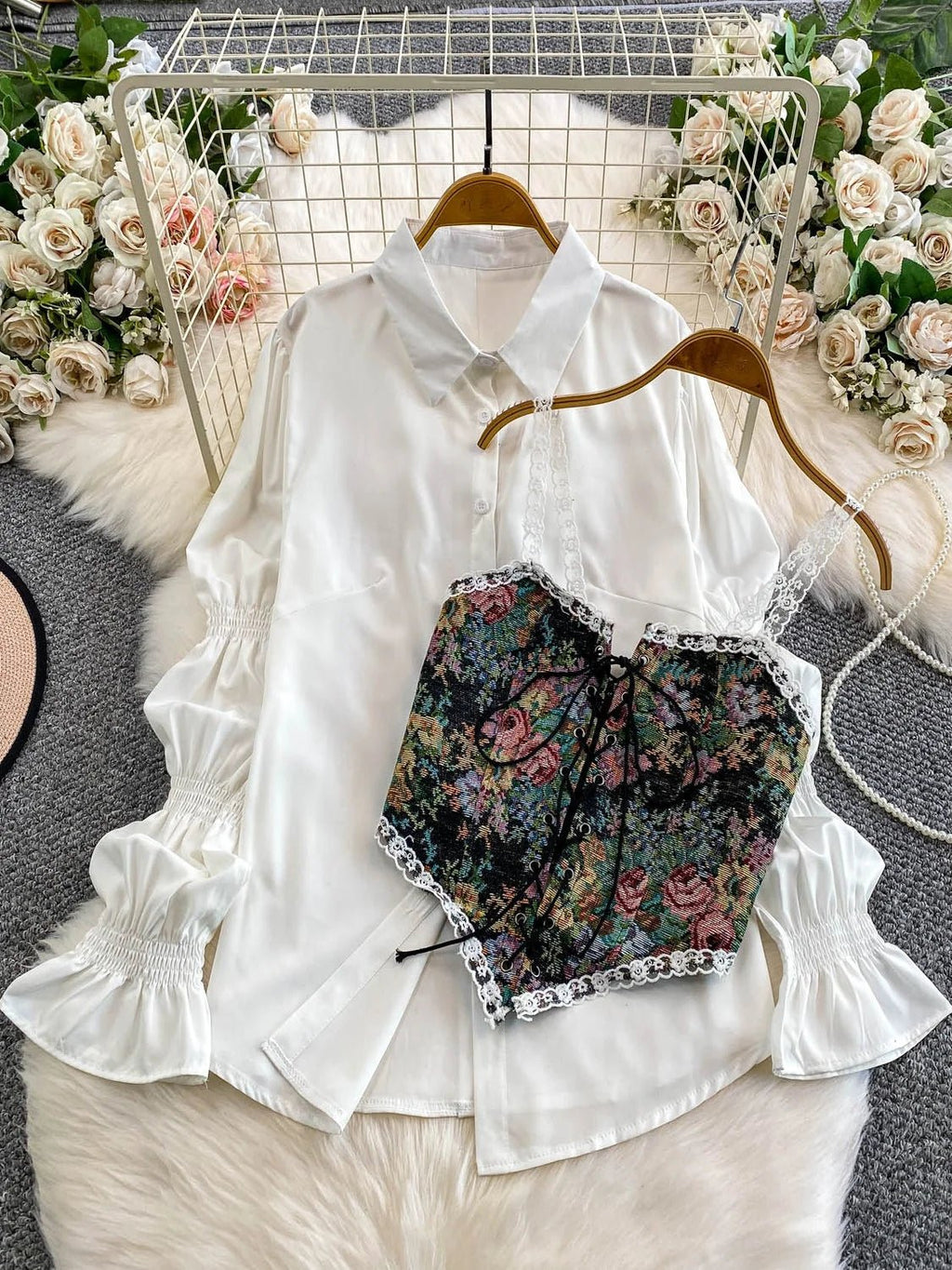 Retro Floral Embroidery Slim Fit Bell Sve Lace Trim irt White Splicing Design Versatile Women's Premium Quali Blouse