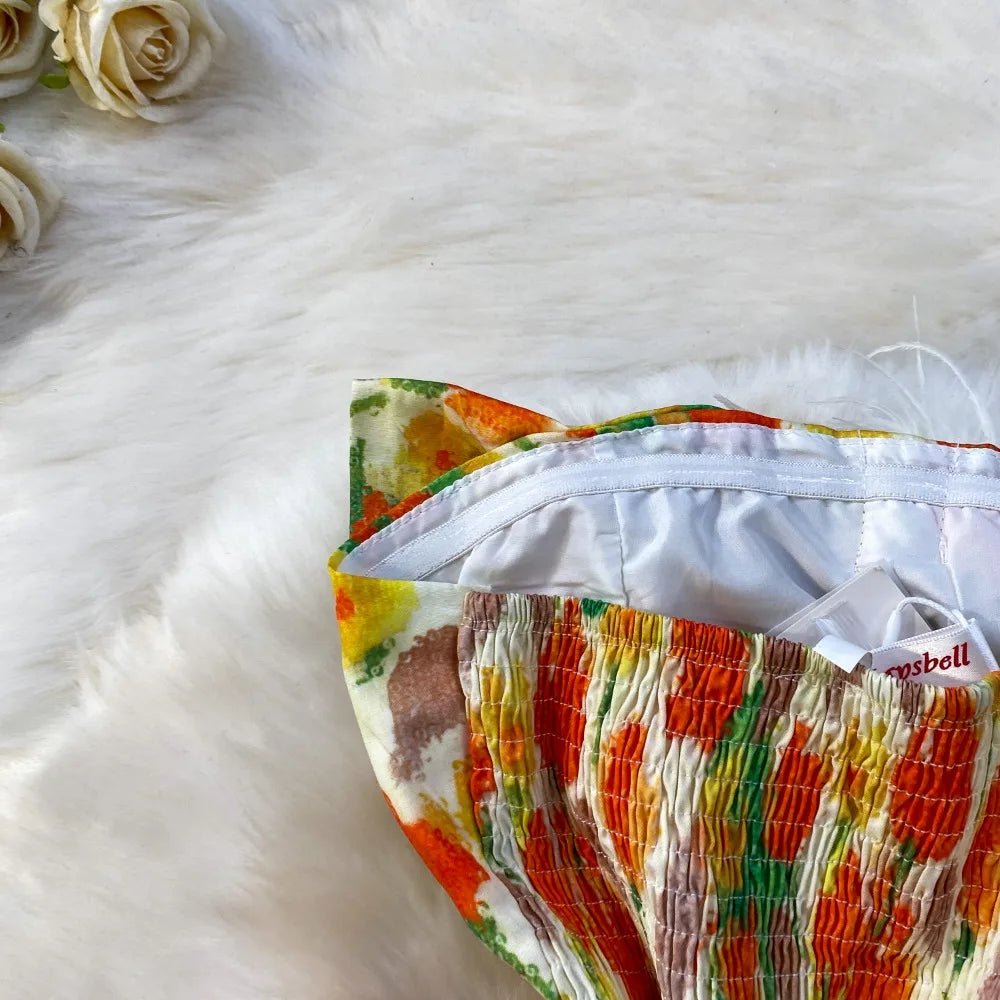 A chic vintage mermaid dress with a spliced design, inspired by Korean fashion, is a two-piece set for women.