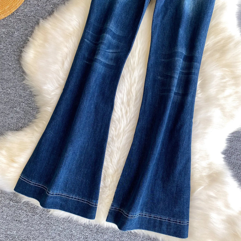 High - waisted, distressed French - inspired jeans with a versatile design, perfect for office wear. - MODE SEPHRA