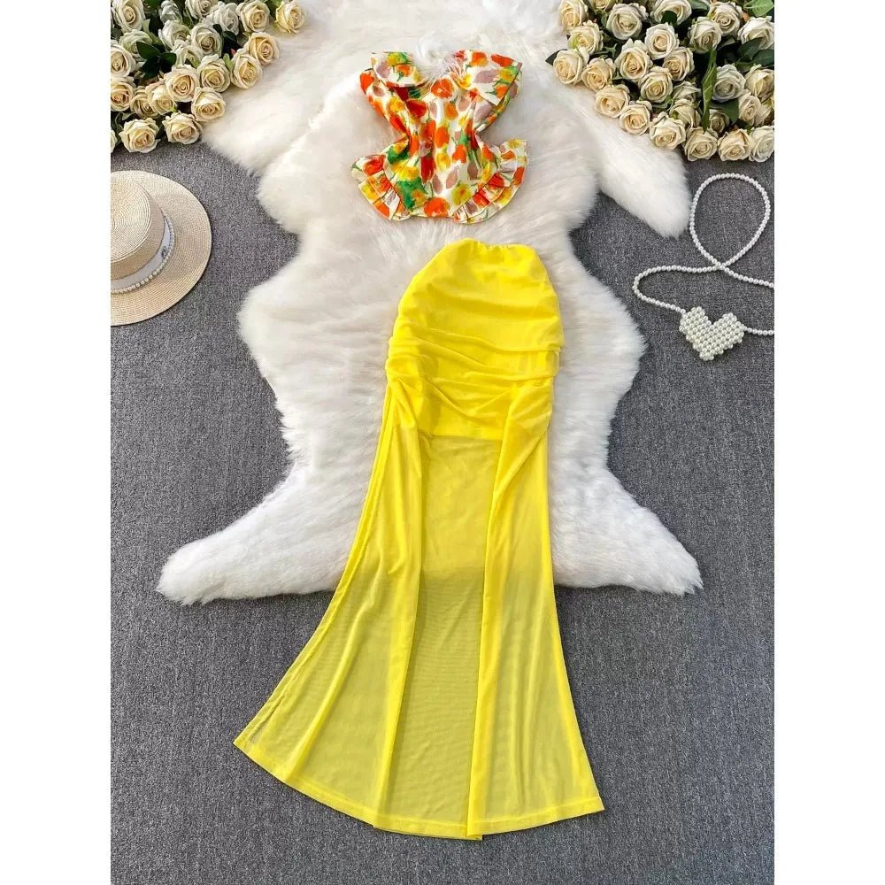 A chic vintage mermaid dress with a spliced design, inspired by Korean fashion, is a two-piece set for women.