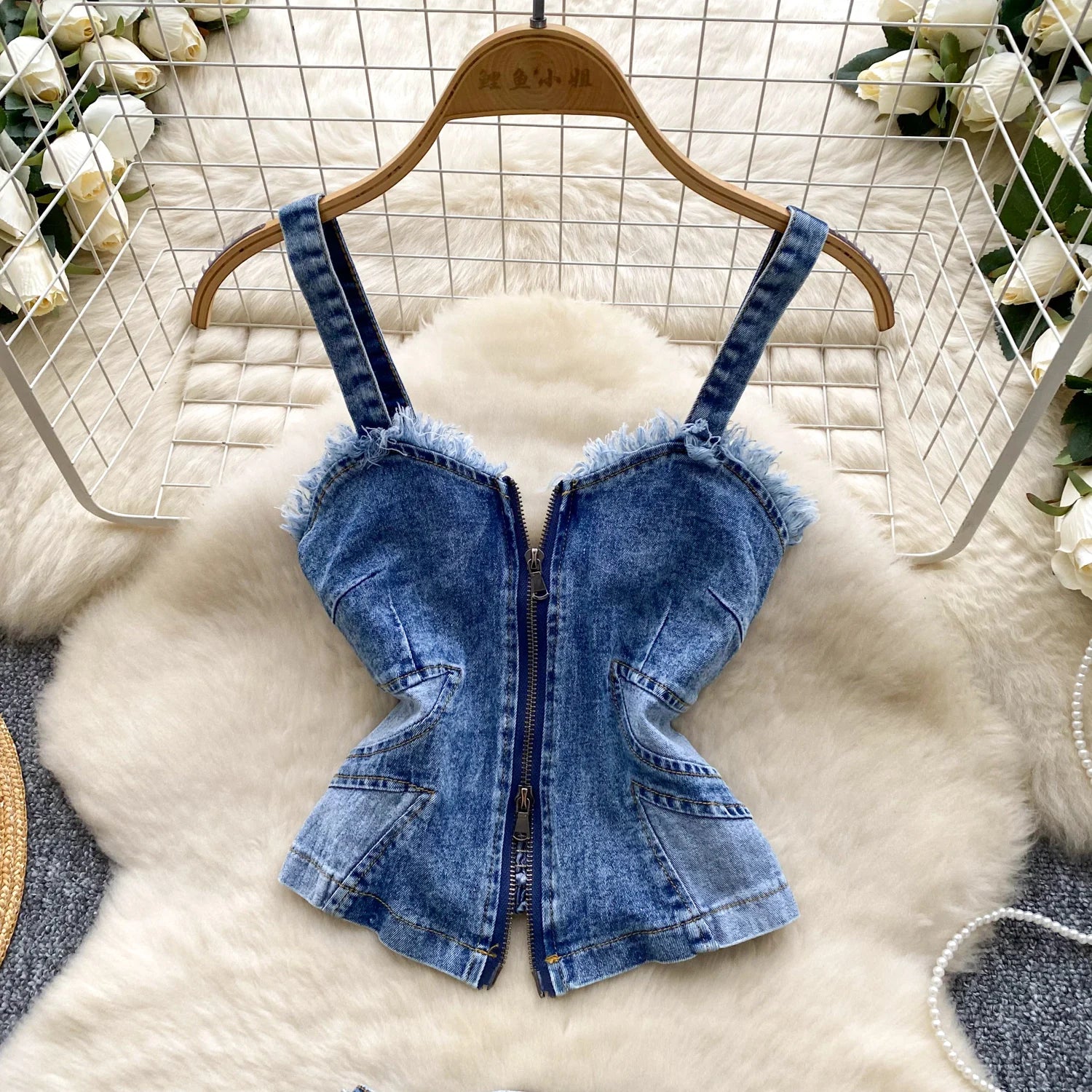 A two - piece set of women’s summer outfits, including a fitted strappy fringed denim crop top and a high - waisted flared skirt pants, with the name ‘Pure Desire’ printed on the crop top. - MODE SEPHRA