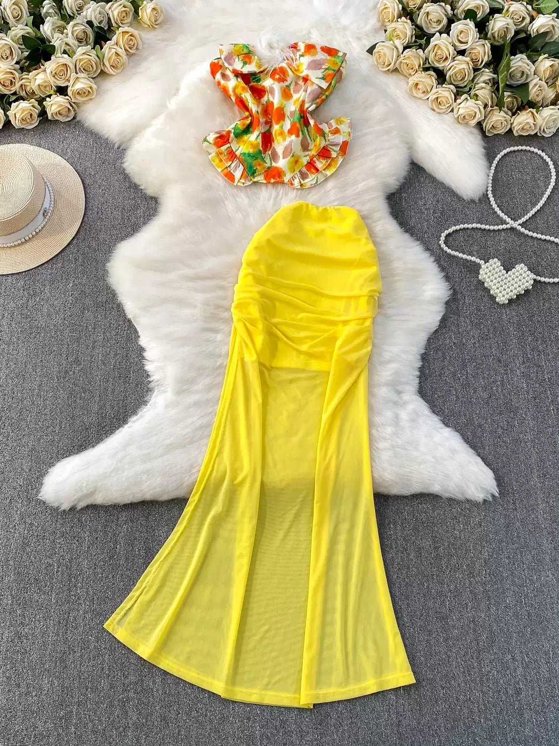 A chic vintage mermaid dress with a spliced design, inspired by Korean fashion, is a two-piece set for women.